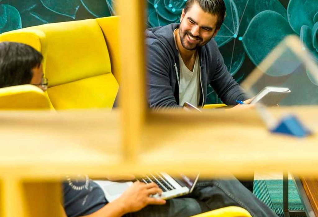 la-importancia-del-entorno-y-las-relaciones-en-la-motivacion-implicaciones-para-individuos-empresas-y-familias